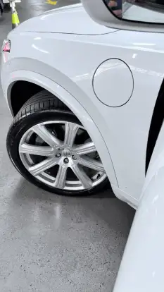 VOLVO-XC90-2019
