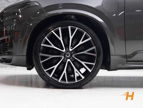VOLVO-XC90-2023