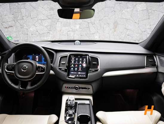 VOLVO-XC90-2023