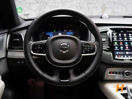 VOLVO-XC90-2023