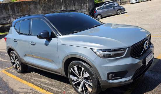 VOLVO-XC40-2021