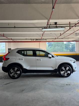 VOLVO XC40 2.0 T5 GASOLINA MOMENTUM AWD GEARTRONIC