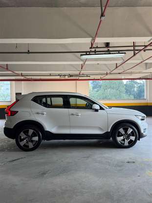 VOLVO-XC40-2019