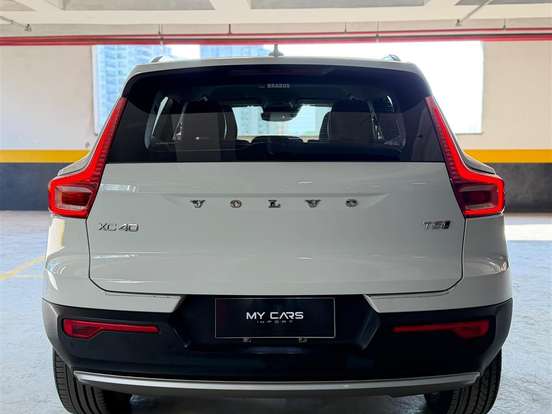VOLVO-XC40-2.0 T5 GASOLINA MOMENTUM AWD GEARTRONIC VOLVO-XC40-2019