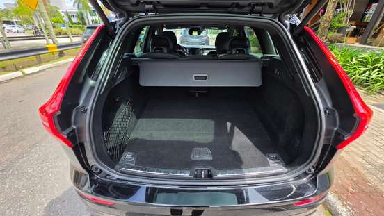 VOLVO-XC60-2019