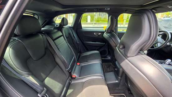 VOLVO-XC60-2019