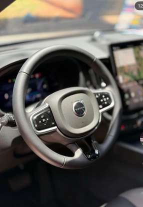 VOLVO-XC60-2025