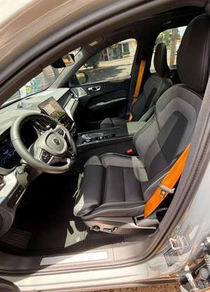 VOLVO-XC60-2025
