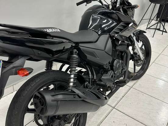 YAMAHA-YS 150 FAZER SED YAMAHA-YS 150 FAZER SED-2015