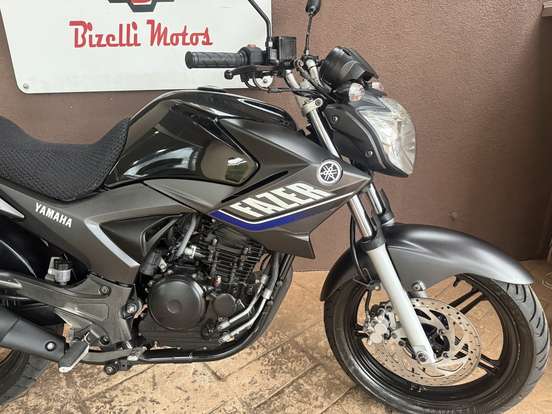 YAMAHA-YS 250 FAZER-2015