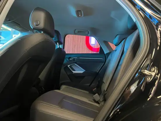 AUDI-Q3-2022