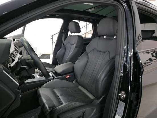 AUDI-Q5-2022