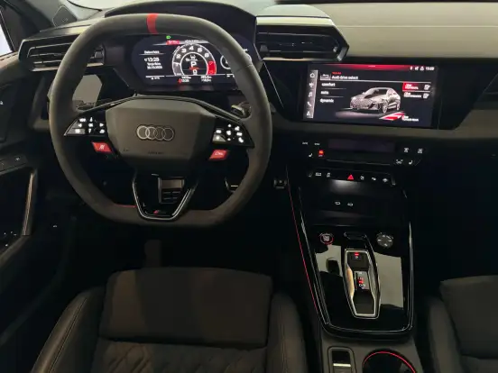 AUDI-RS3-2025