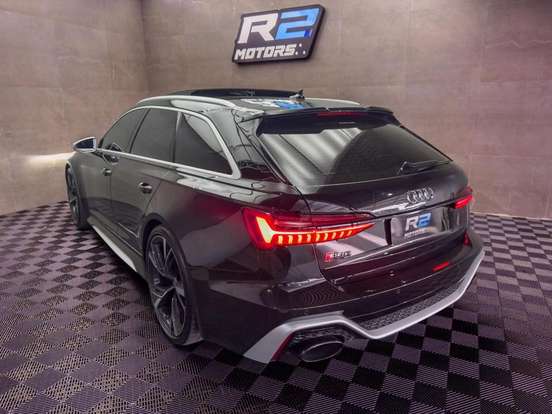 AUDI-RS6-2021
