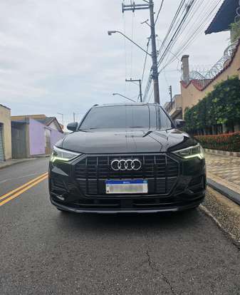 AUDI-Q3-2021