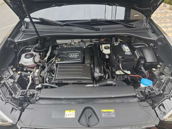AUDI-Q3-2021