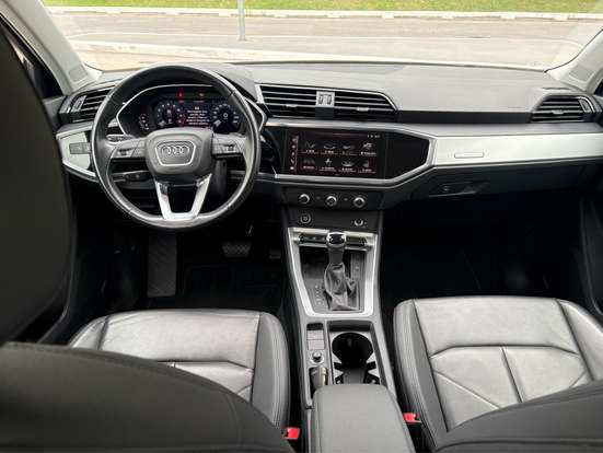 AUDI-Q3-2024