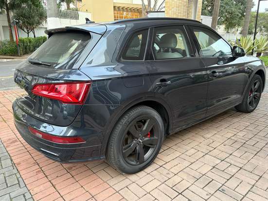AUDI-Q5-2020