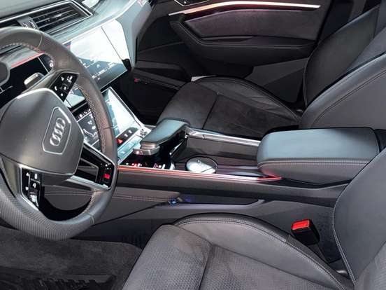AUDI-Q8 E-TRON-2023