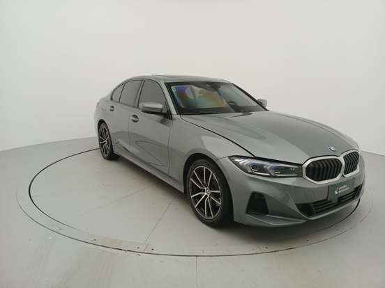 BMW-320i-2022