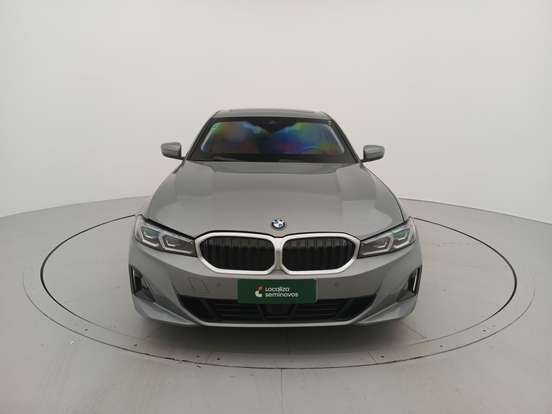BMW-320i-2022