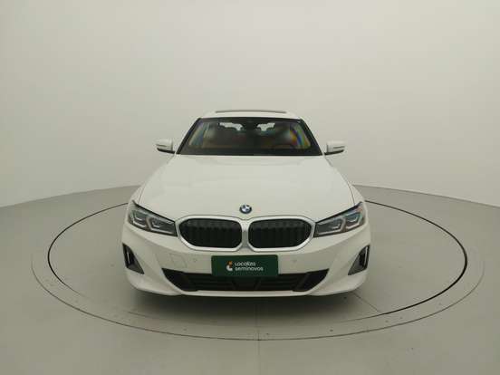 BMW-320i-2022