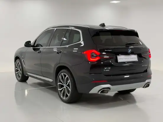 BMW-X3-2021