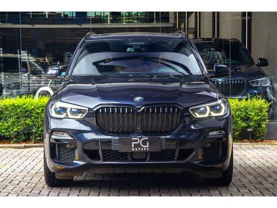 BMW-X5-2021