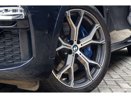 BMW-X5-2021