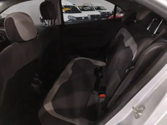 CHEVROLET-ONIX-2015