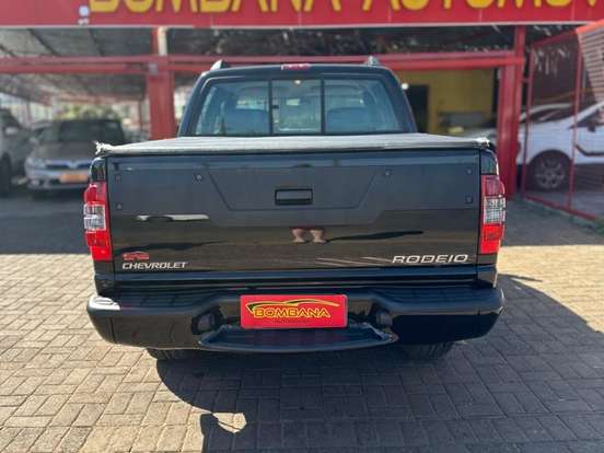 CHEVROLET-S10-2.4 MPFI RODEIO 4X2 CD 8V FLEX 4P MANUAL CHEVROLET-S10-2011