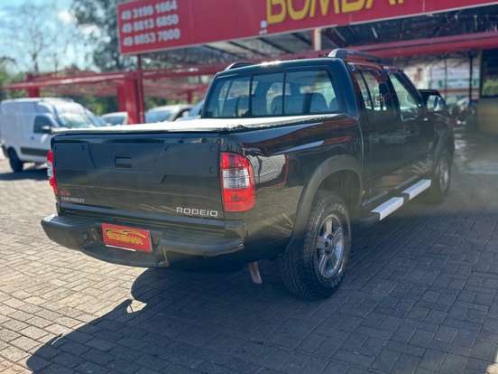 CHEVROLET-S10-2.4 MPFI RODEIO 4X2 CD 8V FLEX 4P MANUAL CHEVROLET-S10-2011