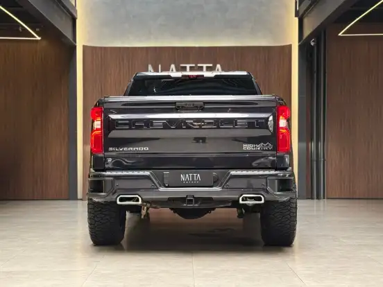 CHEVROLET-SILVERADO-5.3 V8 GASOLINA 1500 HIGH COUNTRY 4X4 AUTOMÁTICO CHEVROLET-SILVERADO-2023