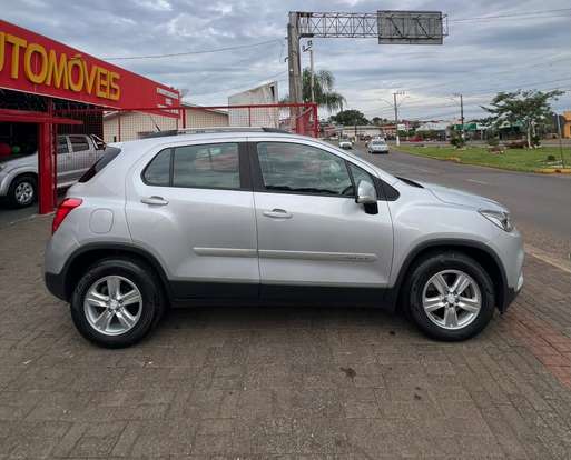 CHEVROLET-TRACKER-2018