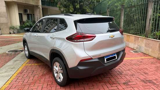 CHEVROLET-TRACKER-2023