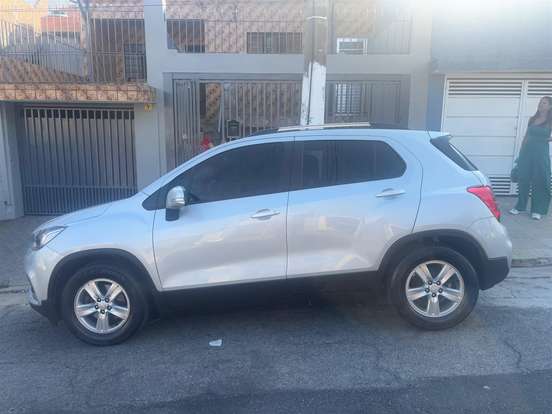 CHEVROLET-TRACKER-2018