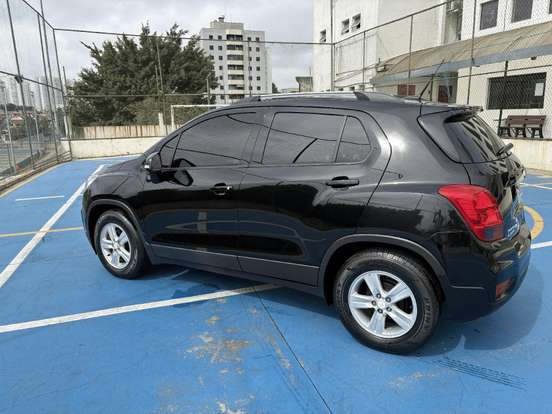 CHEVROLET-TRACKER-2018