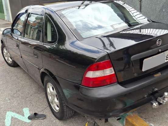 CHEVROLET-VECTRA-2.2 MPFI GLS 8V GASOLINA 4P MANUAL CHEVROLET-VECTRA-1998