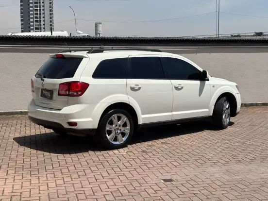 FIAT-FREEMONT-2.4 PRECISION 16V GASOLINA 4P AUTOMÁTICO FIAT-FREEMONT-2012