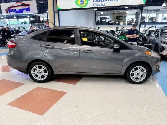 FORD-FIESTA-2014