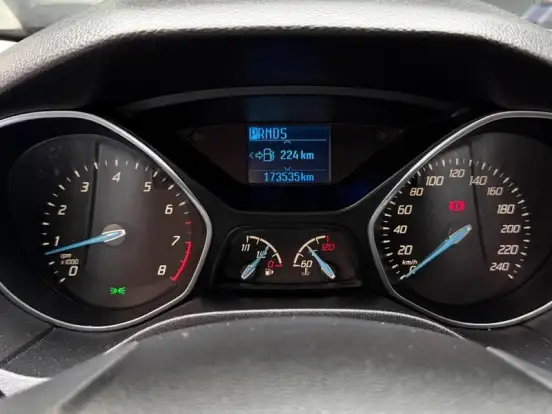 FORD-FOCUS-2.0 SE 16V FLEX 4P POWERSHIFT FORD-FOCUS-2014