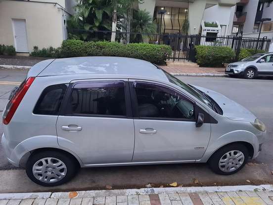 FORD-FIESTA-2010