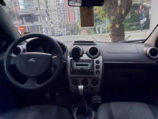 FORD-FIESTA-2010
