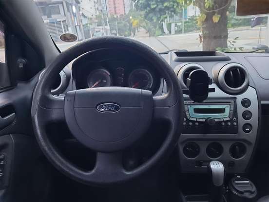 FORD-FIESTA-2010