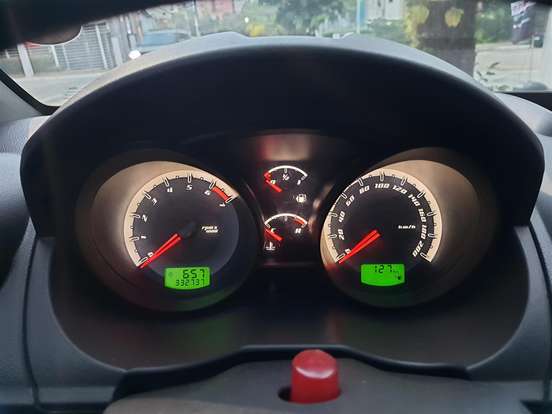 FORD-FIESTA-2010