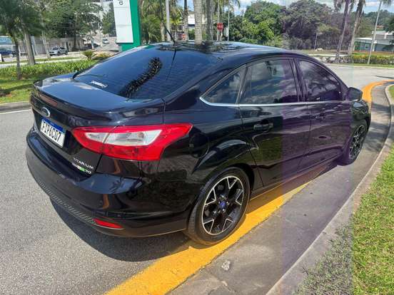 FORD-FOCUS-2015