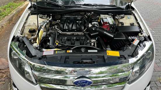FORD-FUSION-2011