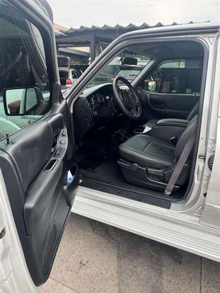 FORD-RANGER-2011