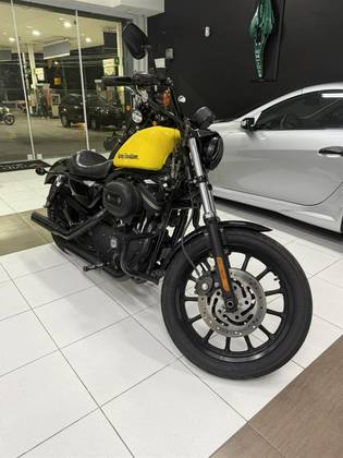 HARLEY-DAVIDSON SPORTSTER XL 883 R 