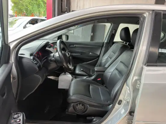 HONDA-CITY-1.5 LX 16V FLEX 4P AUTOMÁTICO HONDA-CITY-2011